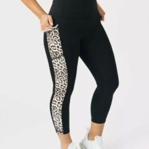 Zyia Black leopard Print pocket Brilliant  hi rise leggings